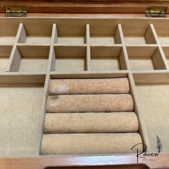 Vintage Centurion jewelry box - Picture 8 of 9